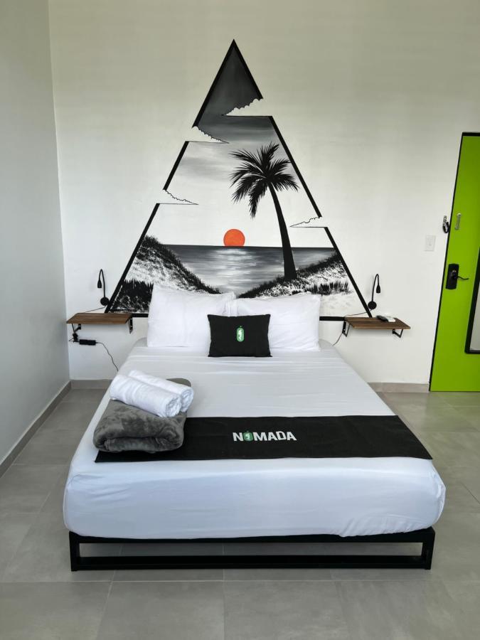 Nomada Beach Hostel- Isla Verde San Juan Zewnętrze zdjęcie